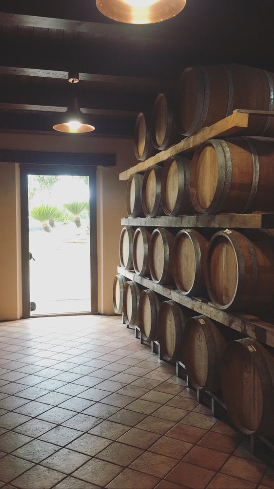 Botti di rovere nella cantina Murola